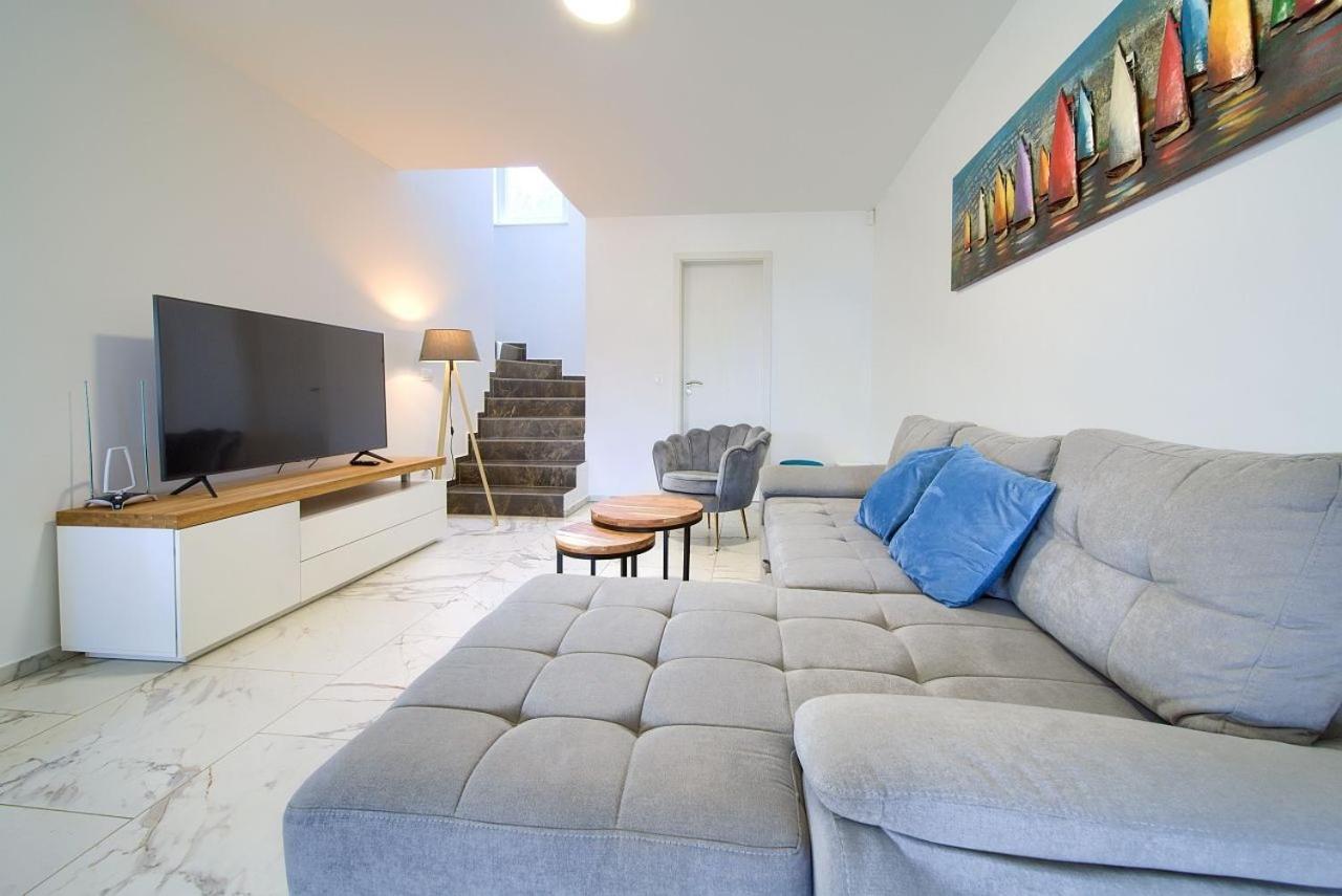 Holiday House Sea & Sun Residence Rasopasno 外观 照片